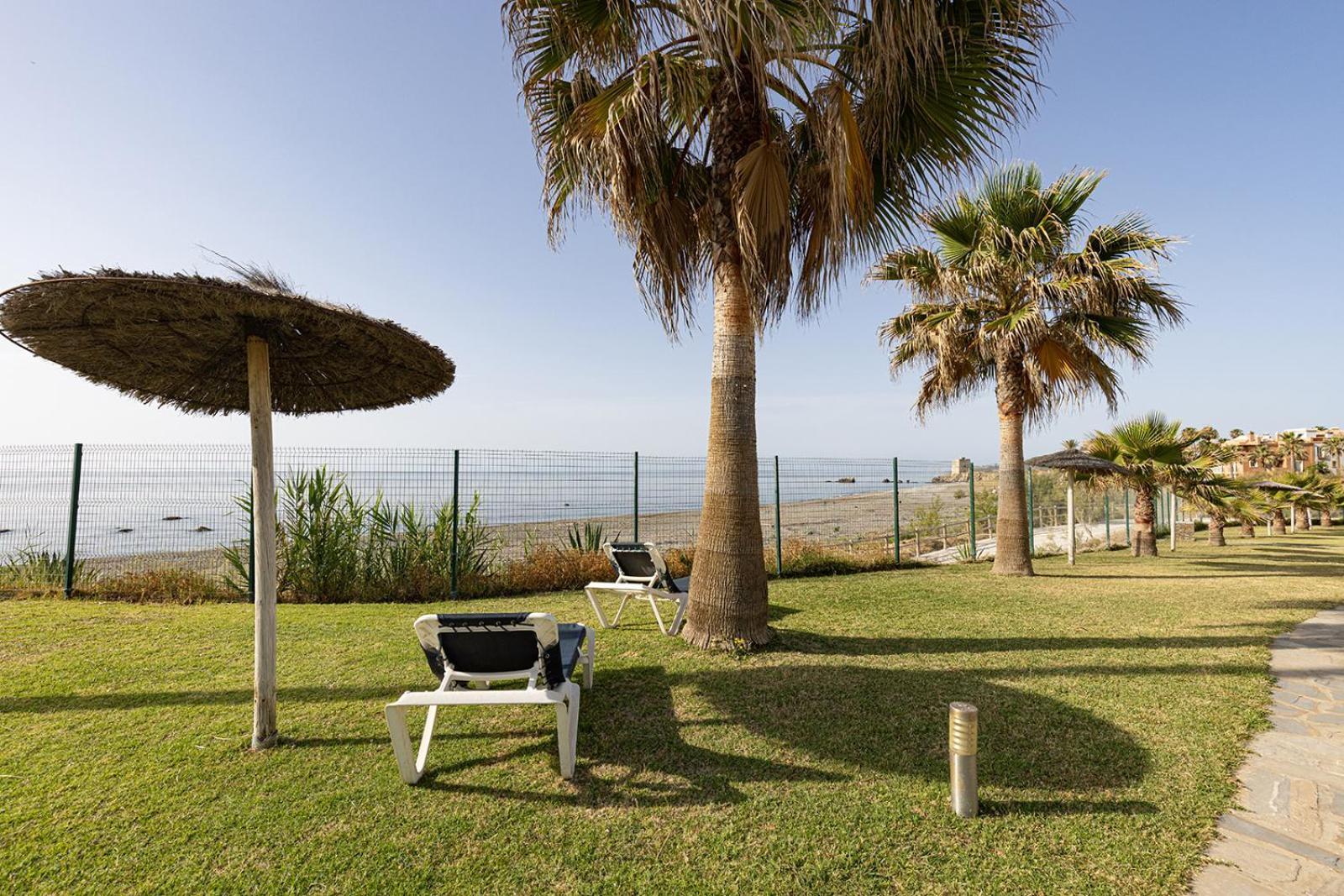 Sunrise Beach Front - Casares Del Mar Εξωτερικό φωτογραφία