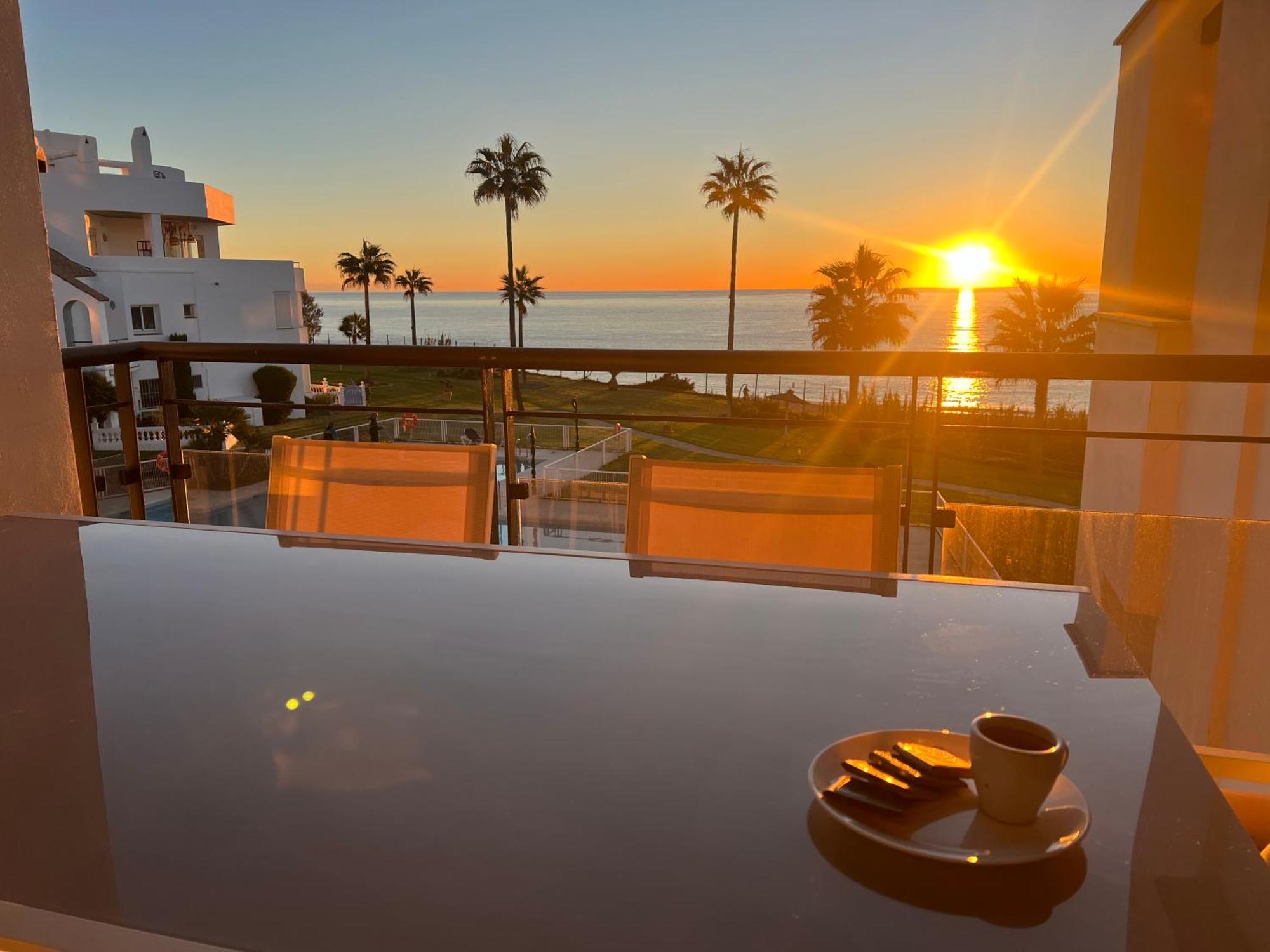 Sunrise Beach Front - Casares Del Mar Εξωτερικό φωτογραφία