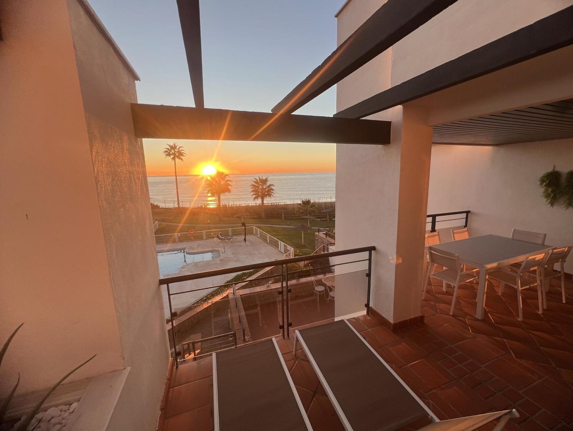 Sunrise Beach Front - Casares Del Mar Εξωτερικό φωτογραφία